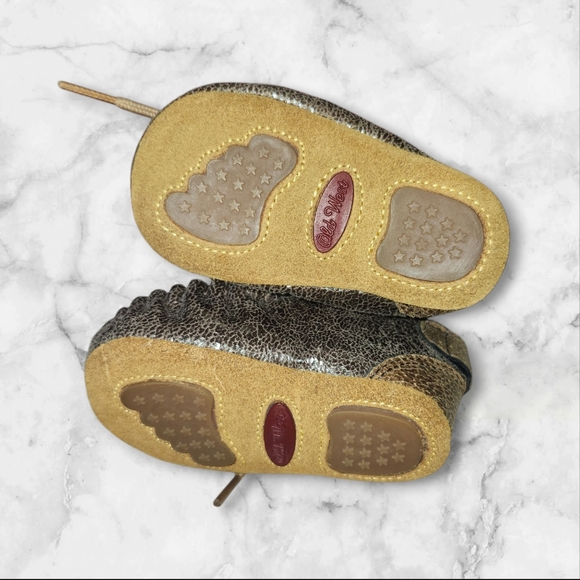 Infant Old Wear Baby moccasins - Picture 4 of 5